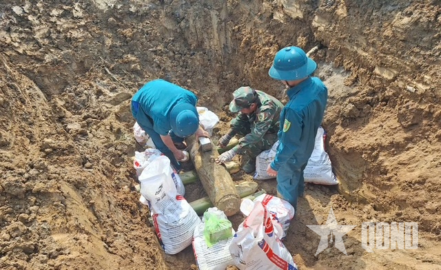 Bộ CHQS tỉnh Đắk Lắk hủy nổ thành công 2 quả bom và 1 đầu đạn